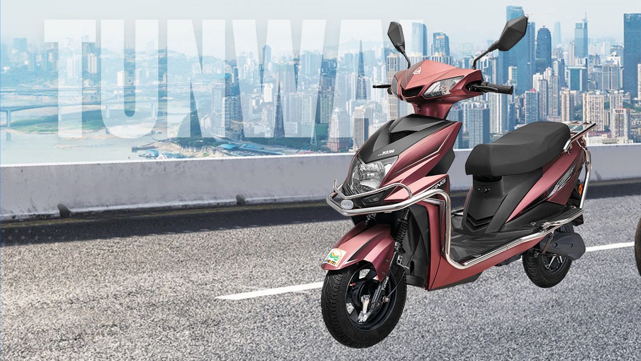 गर्लफ्रेंड को गिफ्ट करें ये Electric Scooter, बजट में आने वाली इस लाइट वेट स्कूटर के फीचर्स उन्हें देगी दोगुनी खुशी